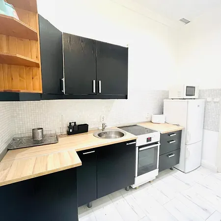 Center Apartment *
